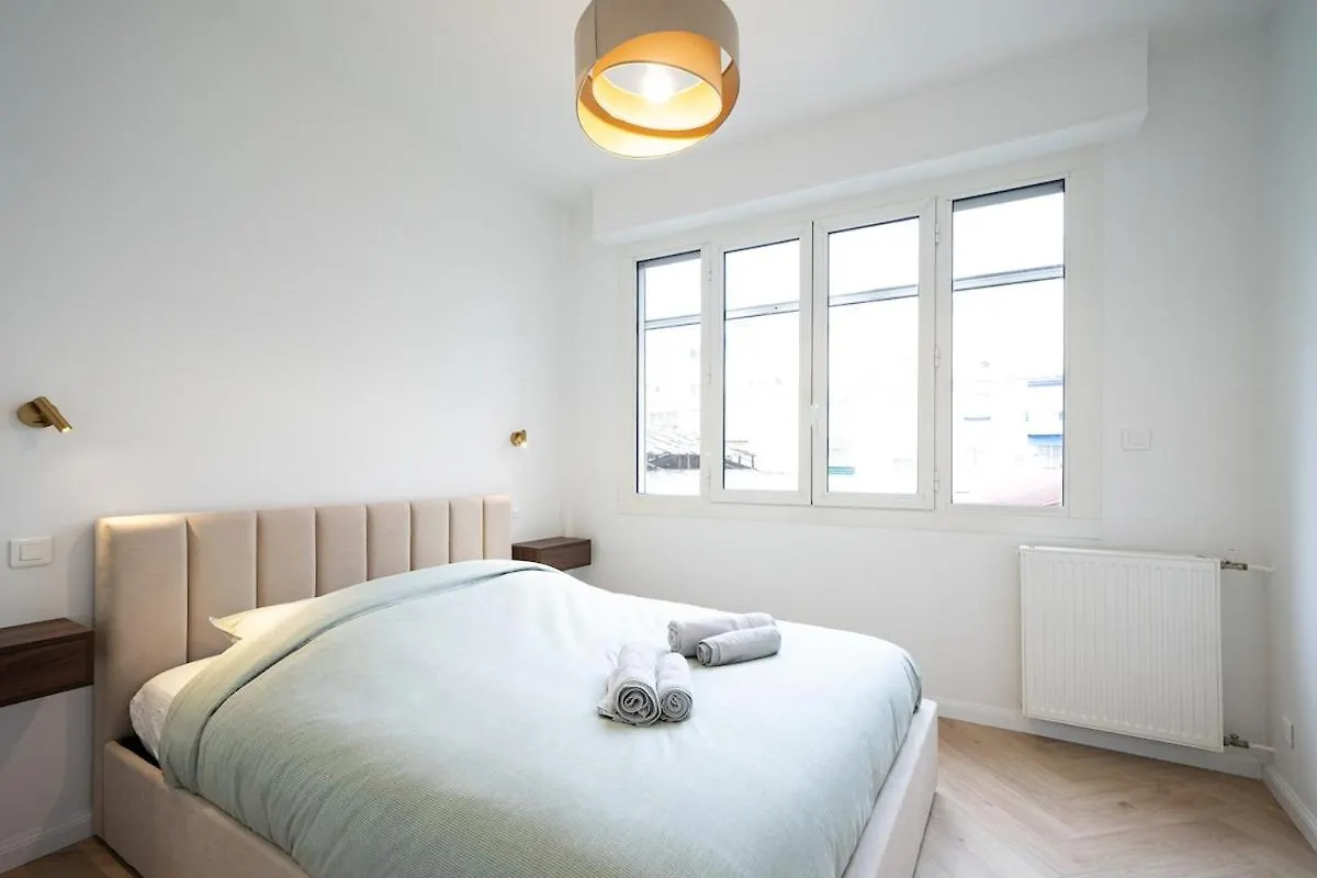 Apartment Beautiful 3 Rooms, Carre D 'Or Nice